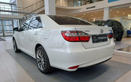 Toyota Camry, 2016 год, 1 819 000 рублей, 8 фотография