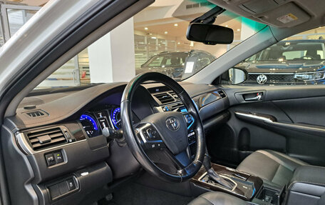 Toyota Camry, 2016 год, 1 819 000 рублей, 20 фотография