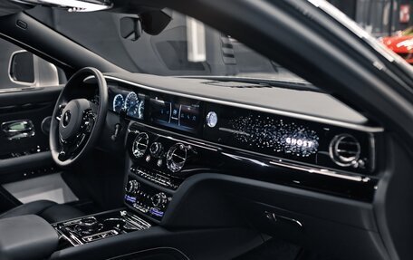 Rolls-Royce Ghost Series II рестайлинг, 2021 год, 40 000 000 рублей, 9 фотография