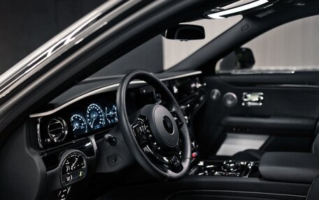 Rolls-Royce Ghost Series II рестайлинг, 2021 год, 40 000 000 рублей, 8 фотография