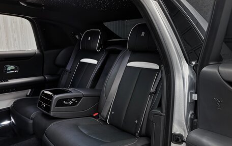 Rolls-Royce Ghost Series II рестайлинг, 2021 год, 40 000 000 рублей, 13 фотография