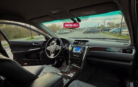 Toyota Camry, 2017 год, 2 590 000 рублей, 4 фотография