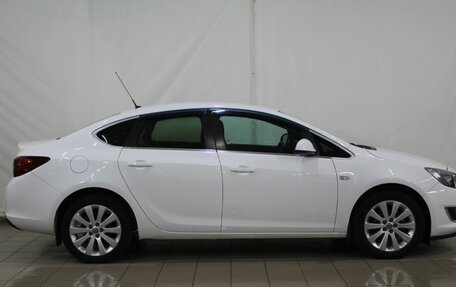 Opel Astra J, 2014 год, 990 000 рублей, 6 фотография