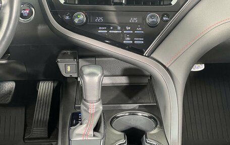 Toyota Camry, 2021 год, 3 400 000 рублей, 18 фотография