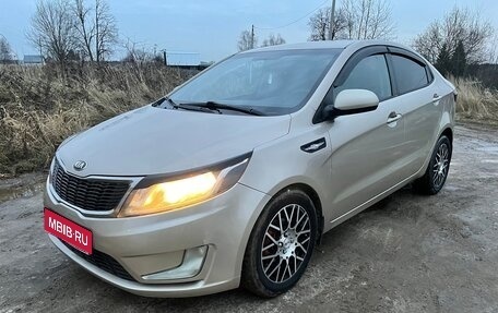 KIA Rio III рестайлинг, 2013 год, 900 000 рублей, 1 фотография