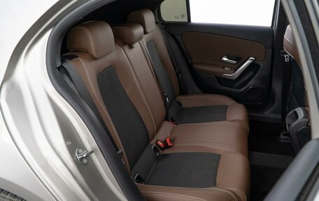 Mercedes-Benz A-Класс, 2019 год, 2 549 077 рублей, 7 фотография