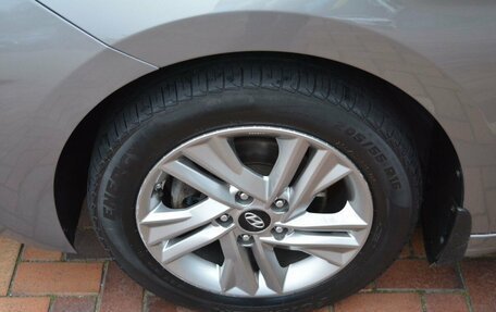 Hyundai Elantra VI рестайлинг, 2019 год, 1 690 000 рублей, 10 фотография