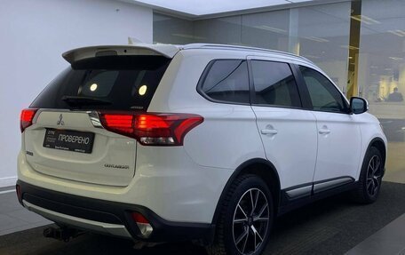 Mitsubishi Outlander III рестайлинг 3, 2017 год, 1 899 000 рублей, 6 фотография