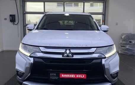 Mitsubishi Outlander III рестайлинг 3, 2017 год, 1 899 000 рублей, 2 фотография