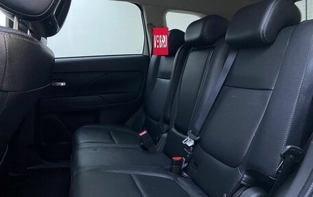 Mitsubishi Outlander III рестайлинг 3, 2017 год, 1 899 000 рублей, 15 фотография