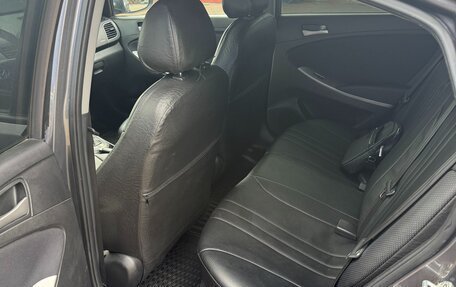 Hyundai Solaris II рестайлинг, 2015 год, 1 050 000 рублей, 10 фотография