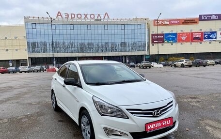 Hyundai Solaris II рестайлинг, 2015 год, 1 050 000 рублей, 1 фотография