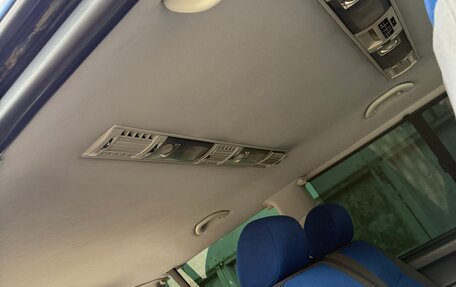 Volkswagen Caravelle T5, 2005 год, 1 100 000 рублей, 16 фотография