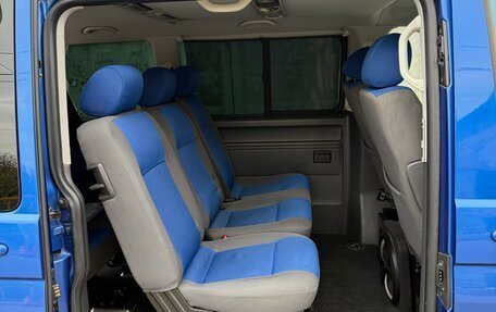 Volkswagen Caravelle T5, 2005 год, 1 100 000 рублей, 11 фотография