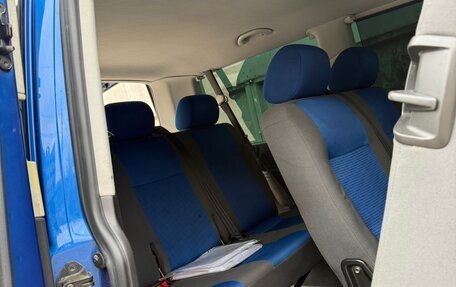 Volkswagen Caravelle T5, 2005 год, 1 100 000 рублей, 15 фотография