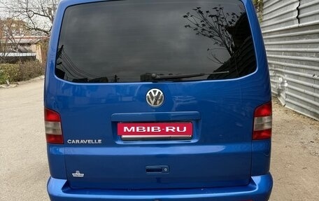 Volkswagen Caravelle T5, 2005 год, 1 100 000 рублей, 6 фотография