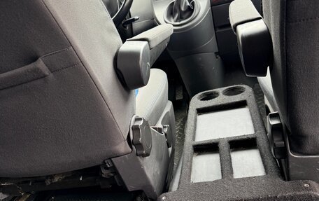 Volkswagen Caravelle T5, 2005 год, 1 100 000 рублей, 18 фотография