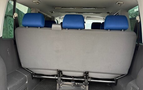 Volkswagen Caravelle T5, 2005 год, 1 100 000 рублей, 21 фотография