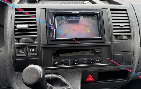 Volkswagen Caravelle T5, 2005 год, 1 100 000 рублей, 24 фотография