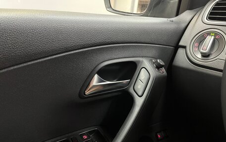 Volkswagen Polo VI (EU Market), 2012 год, 900 000 рублей, 11 фотография