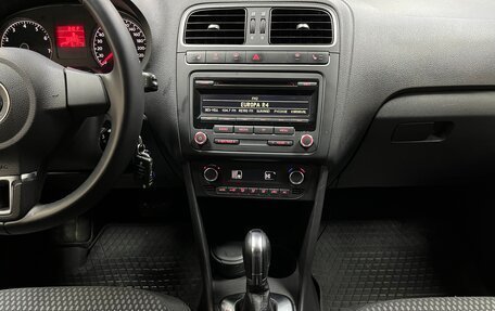 Volkswagen Polo VI (EU Market), 2012 год, 900 000 рублей, 15 фотография