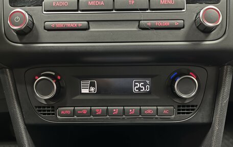 Volkswagen Polo VI (EU Market), 2012 год, 900 000 рублей, 16 фотография