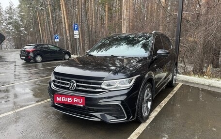 Volkswagen Tiguan II, 2021 год, 3 250 000 рублей, 3 фотография