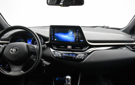 Toyota C-HR I рестайлинг, 2019 год, 2 600 000 рублей, 5 фотография