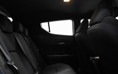 Toyota C-HR I рестайлинг, 2019 год, 2 600 000 рублей, 14 фотография