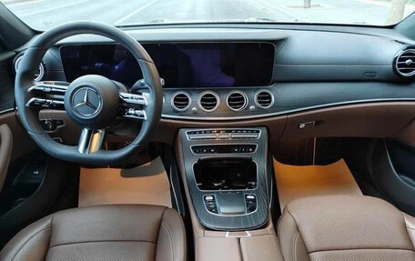 Mercedes-Benz E-Класс, 2021 год, 4 100 000 рублей, 3 фотография