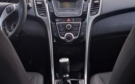 Hyundai i30 II рестайлинг, 2012 год, 1 000 000 рублей, 12 фотография