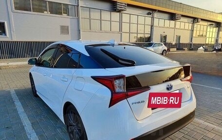 Toyota Prius IV XW50, 2019 год, 2 000 000 рублей, 6 фотография