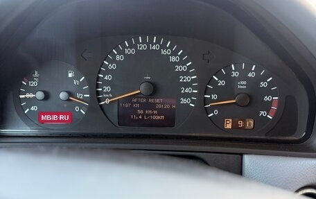 Mercedes-Benz E-Класс, 2001 год, 650 000 рублей, 9 фотография