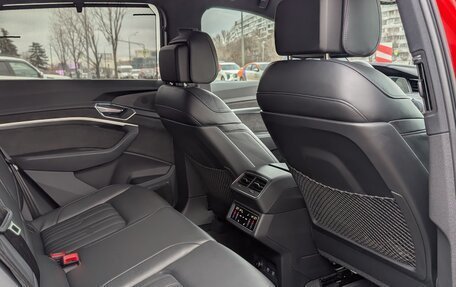 Audi e-tron I, 2021 год, 4 100 000 рублей, 27 фотография