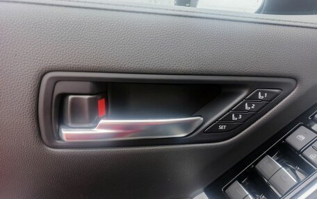 Toyota Land Cruiser, 2022 год, 12 850 000 рублей, 18 фотография