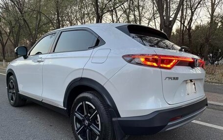 Honda Vezel, 2024 год, 2 070 000 рублей, 6 фотография