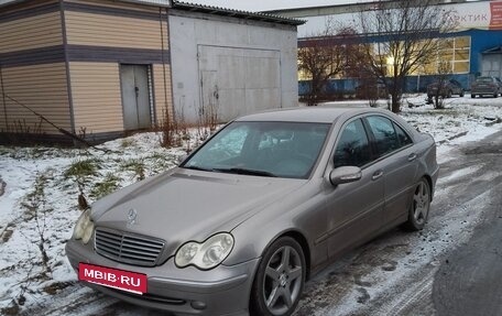Mercedes-Benz C-Класс, 2004 год, 750 000 рублей, 7 фотография
