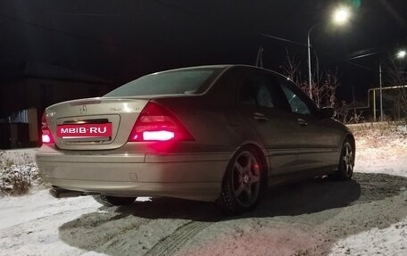 Mercedes-Benz C-Класс, 2004 год, 750 000 рублей, 12 фотография