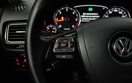 Volkswagen Touareg III, 2012 год, 1 535 000 рублей, 17 фотография