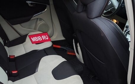 Volvo V40 Cross Country I, 2014 год, 1 500 000 рублей, 11 фотография