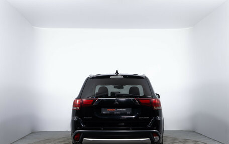 Mitsubishi Outlander III рестайлинг 3, 2018 год, 2 070 000 рублей, 6 фотография