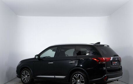 Mitsubishi Outlander III рестайлинг 3, 2018 год, 2 070 000 рублей, 7 фотография