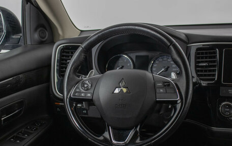 Mitsubishi Outlander III рестайлинг 3, 2018 год, 2 070 000 рублей, 15 фотография