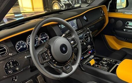 Rolls-Royce Cullinan, 2025 год, 76 400 000 рублей, 2 фотография