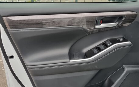 Toyota Highlander, 2025 год, 5 850 000 рублей, 21 фотография