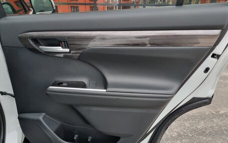 Toyota Highlander, 2025 год, 5 850 000 рублей, 26 фотография