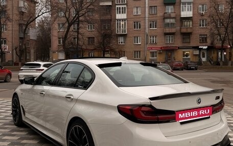 BMW 5 серия, 2017 год, 2 700 000 рублей, 3 фотография