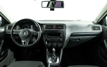 Volkswagen Jetta VI, 2013 год, 849 898 рублей, 13 фотография