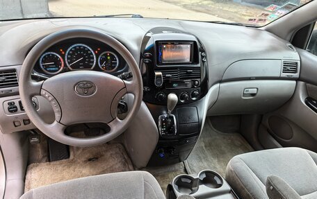 Toyota Sienna II рестайлинг, 2005 год, 1 100 000 рублей, 9 фотография