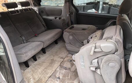 Toyota Sienna II рестайлинг, 2005 год, 1 100 000 рублей, 15 фотография